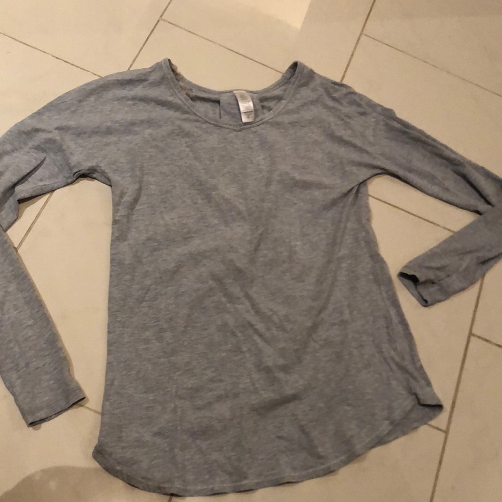 Ivivva light blue long sleeve t shirt. Thumb holes. EUC!
